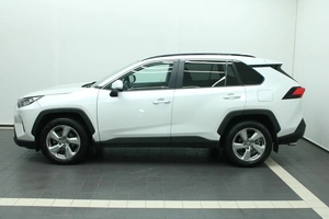 Внедорожник Toyota RAV4 2020 года, 3745000 рублей, Красноярск