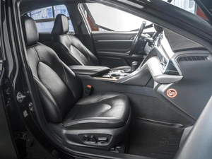Седан Toyota Camry 2018 года, 2679000 рублей, Тюмень