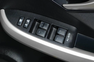 Лифтбек Toyota Prius 2013 года, 1279000 рублей, Тюмень