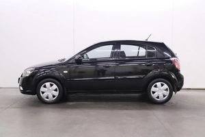 Хэтчбек Kia Rio 2010 года, 570000 рублей, Брянск