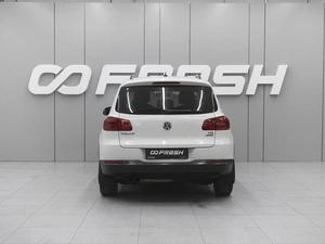 Внедорожник Volkswagen Tiguan 2014 года, 1715000 рублей, Ростов-на-Дону