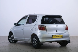 Хетчбэк Toyota Vitz 2000 года, 389000 рублей, Омск