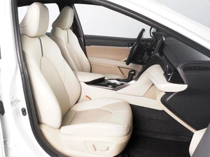 Седан Toyota Camry 2022 года, 4070000 рублей, Красный Пахарь