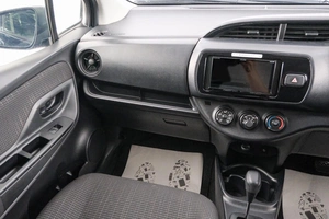 Хетчбэк Toyota Vitz 2019 года, 899000 рублей, Красноярск