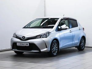 Хетчбэк Toyota Vitz 2015 года, 980000 рублей, Красноярск