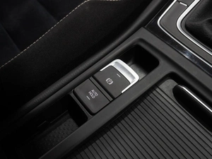 Хетчбэк Volkswagen Golf 2013 года, 1339000 рублей, Тюмень