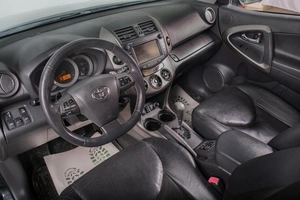 Внедорожник Toyota RAV4 2010 года, 1649000 рублей, Томск