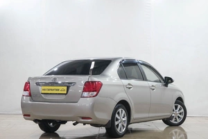 Седан Toyota Corolla Axio 2013 года, 1199000 рублей, Новокузнецк