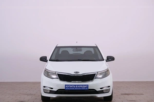 Седан Kia Rio 2015 года, 799000 рублей, Омск