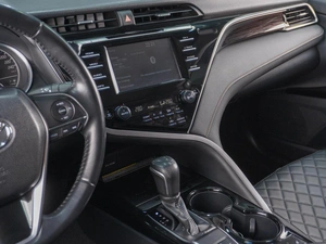 Седан Toyota Camry 2019 года, 3249000 рублей, Сургут