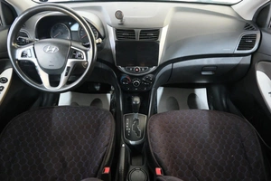 Седан Hyundai Solaris 2012 года, 869000 рублей, Омск