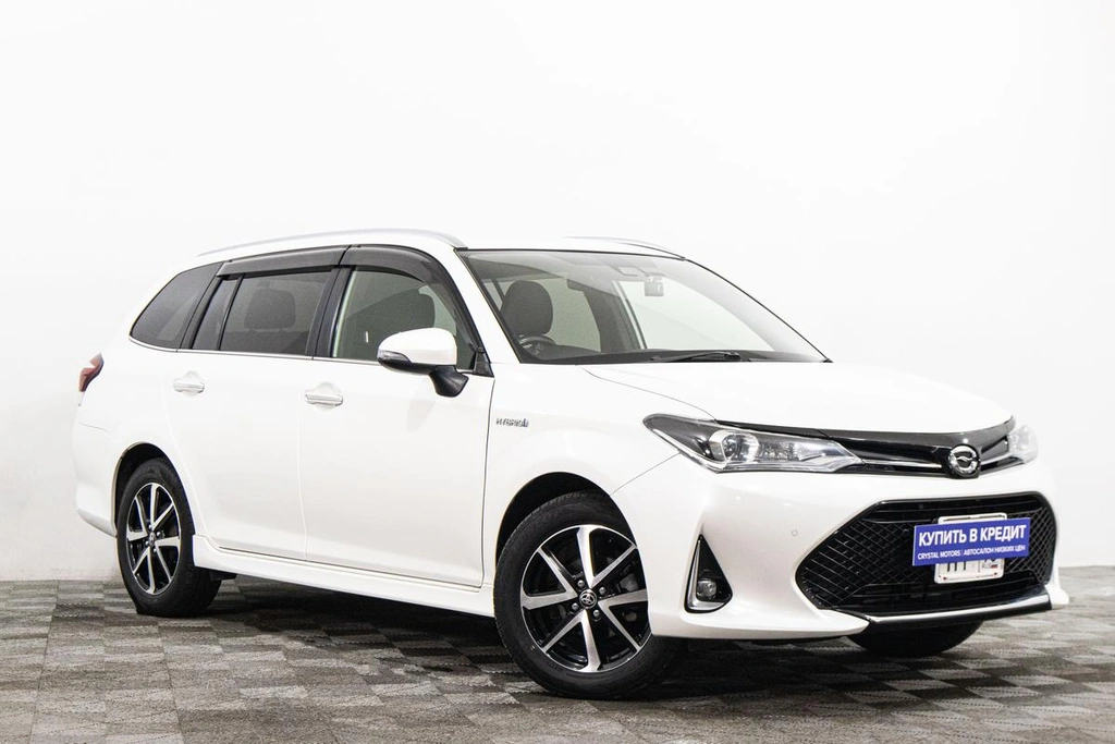 Универсал Toyota Corolla Fielder 2018 года, 1609000 рублей, Сургут