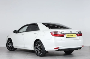 Седан Toyota Camry 2016 года, 2049000 рублей, Новосибирск