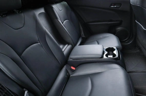 Хетчбэк Toyota Prius PHV 2017 года, 2449000 рублей, Челябинск