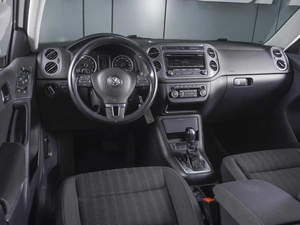 Внедорожник Volkswagen Tiguan 2012 года, 1350000 рублей, Ростов-на-Дону