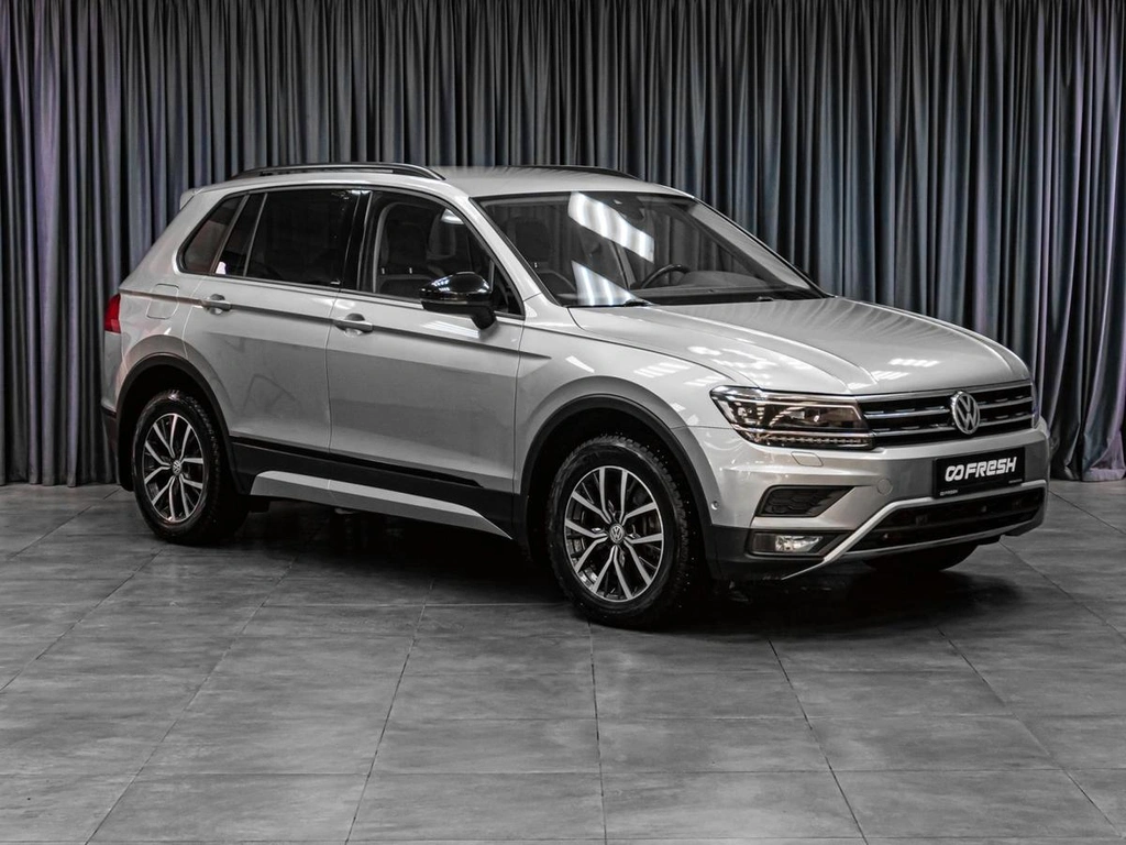 Внедорожник Volkswagen Tiguan 2018 года, 2299000 рублей, Тюмень