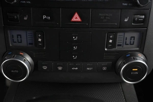 Внедорожник Volkswagen Touareg 2006 года, 1020000 рублей, Омск