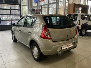 Хэтчбек Renault Sandero 2011 года, 485000 рублей, Орёл