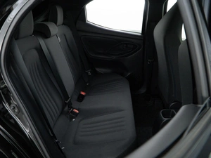 Хетчбэк Toyota Yaris 2021 года, 1224046 рублей, Москва