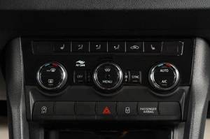 Внедорожник Skoda Karoq 2021 года, 2189000 рублей, Тюмень
