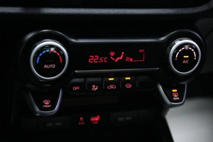 Седан Kia Rio 2018 года, 1538000 рублей, Солонцы