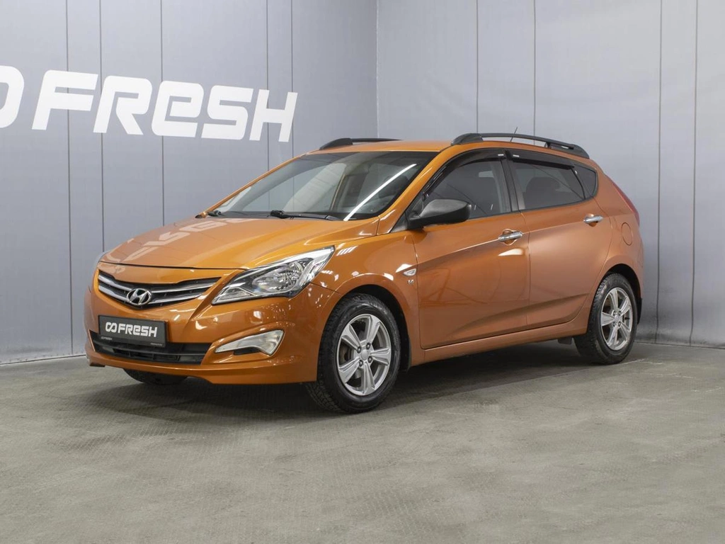 Хетчбэк Hyundai Solaris 2015 года, 990099 рублей, Омск