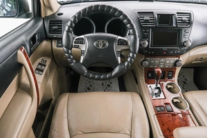 Внедорожник Toyota Highlander 2010 года, 2199000 рублей, Красноярск
