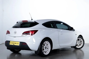 Хетчбэк Opel Astra GTC 2012 года, 799000 рублей, Челябинск