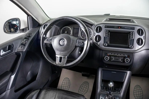 Внедорожник Volkswagen Tiguan 2011 года, 1329000 рублей, Пермь