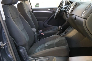 Внедорожник Volkswagen Tiguan 2015 года, 1849000 рублей, Омск