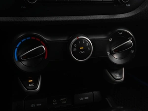 Седан Kia Rio 2018 года, 1019000 рублей, Тюмень