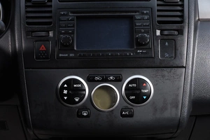 Хетчбэк Nissan Tiida 2011 года, 639000 рублей, Новосибирск