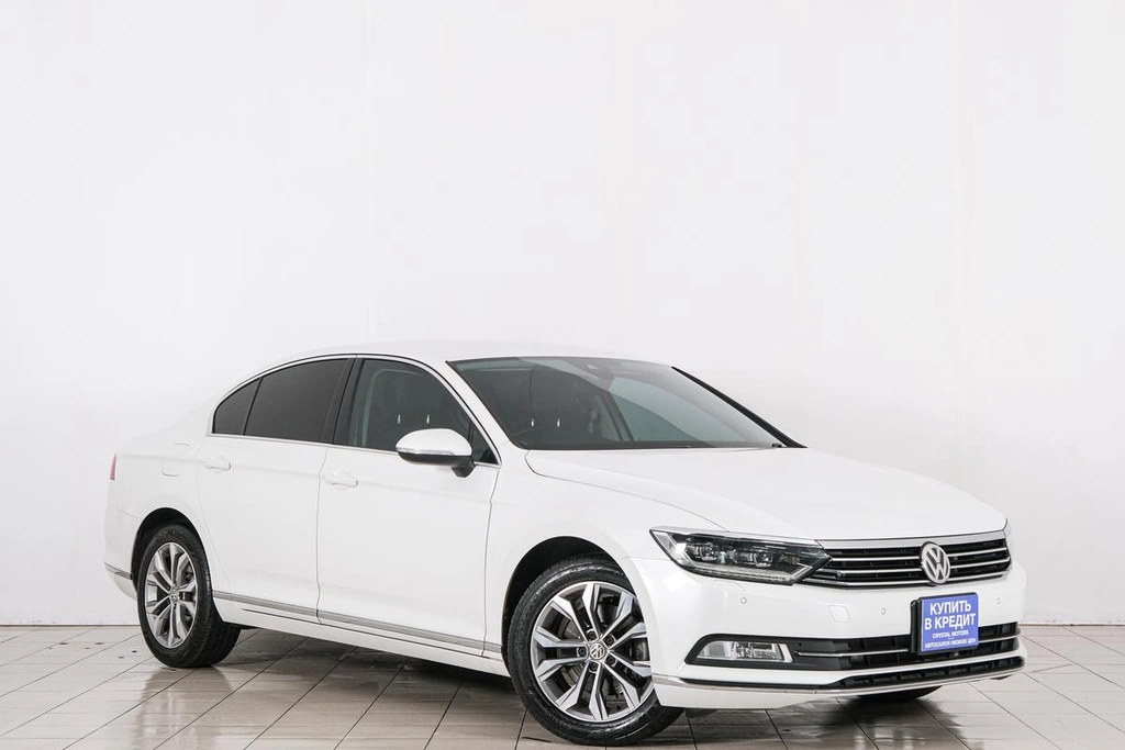 Седан Volkswagen Passat 2016 года, 1639000 рублей, Красноярск
