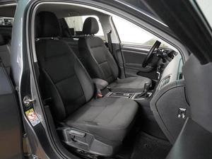 Хетчбэк Volkswagen Golf 2018 года, 1889000 рублей, Воронеж