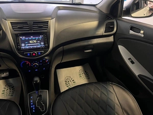 Седан Hyundai Solaris 2016 года, 769000 рублей, Красноярск