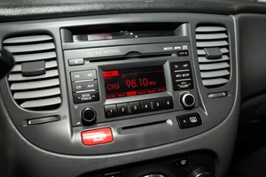 Хетчбэк Kia Rio 2011 года, 490000 рублей, Ульяновск