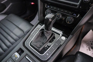 Седан Volkswagen Passat 2016 года, 1639000 рублей, Красноярск
