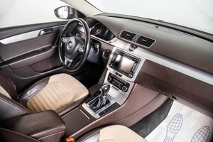Седан Volkswagen Passat 2011 года, 959000 рублей, Пермь