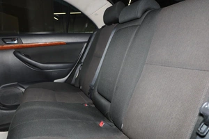 Седан Toyota Avensis 2006 года, 849000 рублей, Новосибирск