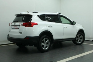 Внедорожник Toyota RAV4 2015 года, 2100000 рублей, Красноярск