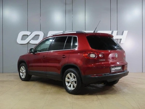 Внедорожник Volkswagen Tiguan 2010 года, 1189000 рублей, Воронеж