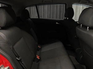 Хетчбэк Opel Astra 2011 года, 650000 рублей, Красноярск