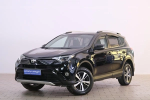 Внедорожник Toyota RAV4 2017 года, 2319000 рублей, Омск