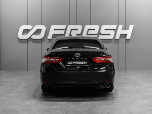 Седан Toyota Camry 2017 года, 2250000 рублей, Тюмень