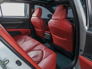 Седан Toyota Camry 2017 года, 2449000 рублей, Сургут