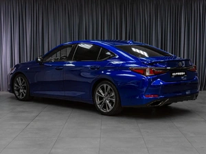 Седан Lexus ES 2018 года, 4469000 рублей, Тюмень