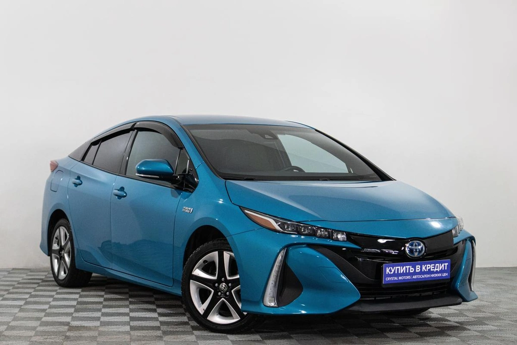 Лифтбек Toyota Prius 2019 года, 2389000 рублей, Сургут