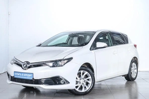 Хетчбэк Toyota Auris 2015 года, 1319000 рублей, Челябинск