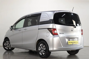Минивэн Honda Freed 2010 года, 999000 рублей, Челябинск