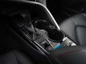 Седан Toyota Camry 2020 года, 3200000 рублей, Тверь